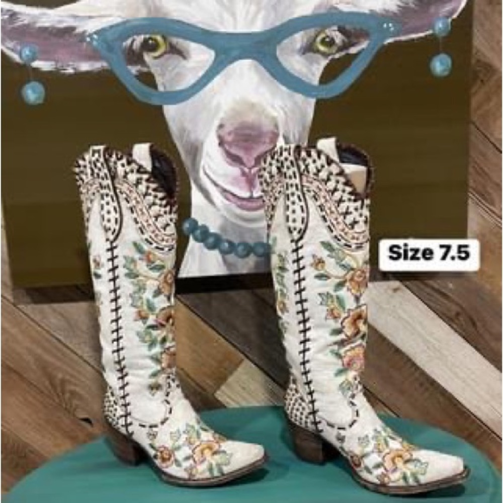 Double D Ranch Almost Famous Boots 7.5